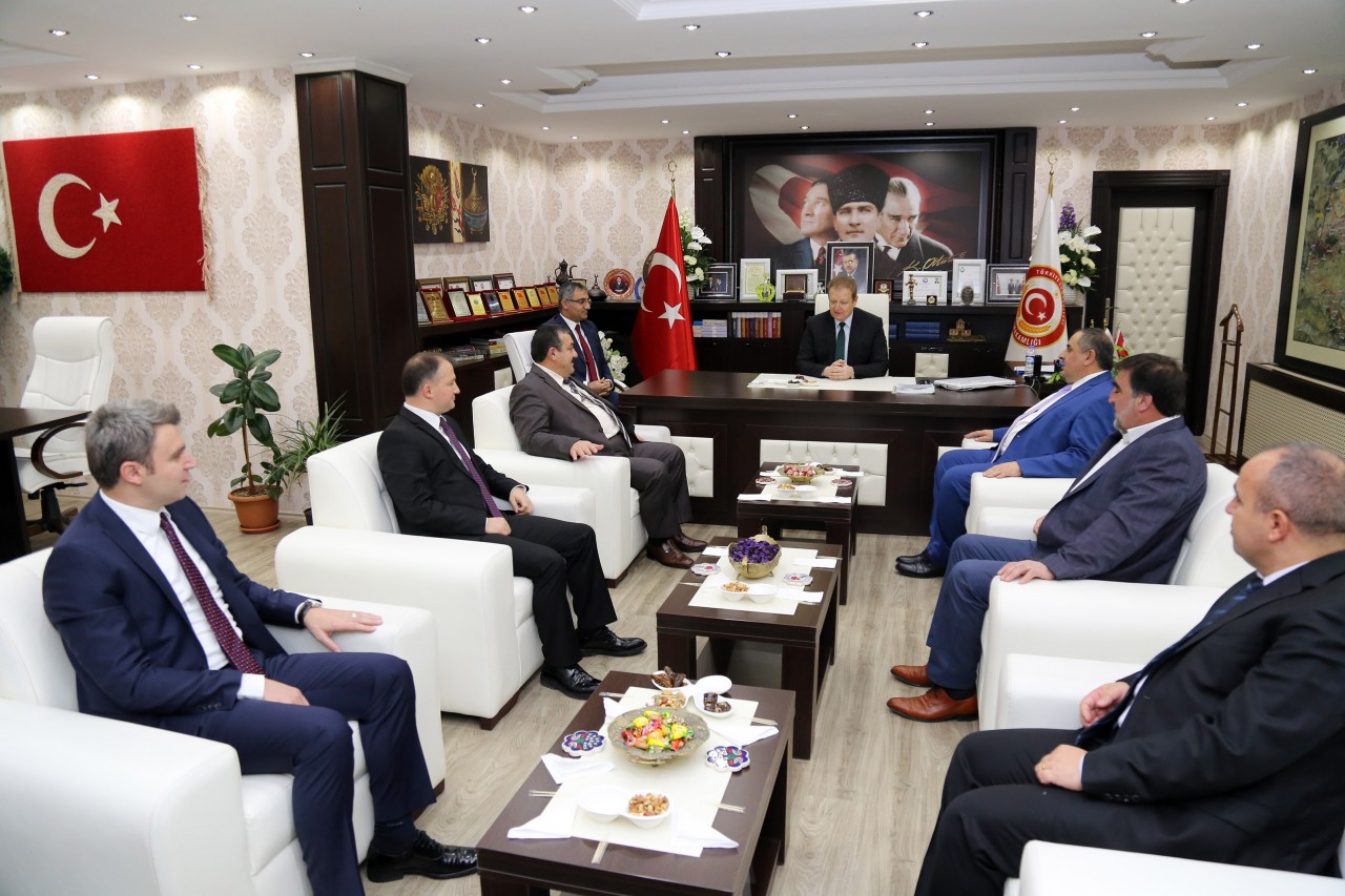 Vali Yavuz Kelkit’e çıkarma yaptı 30