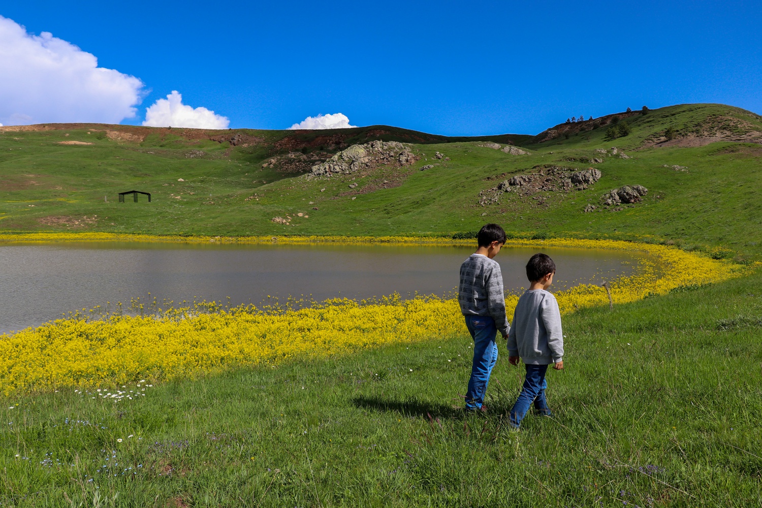 Adını efsaneden alan ‘Dipsiz göl’ büyülüyor   10