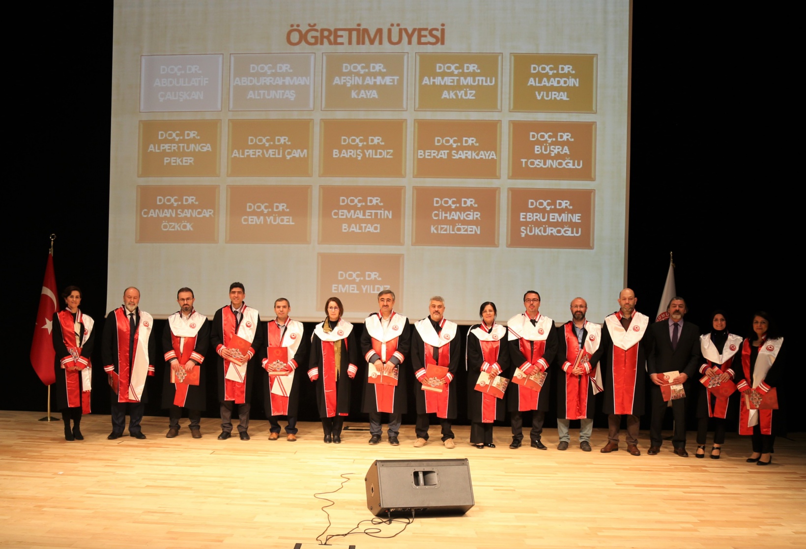 GÜ’de Akademik Cübbe Giyme ve Belge Takdim Töreni gerçekleştirildi 24