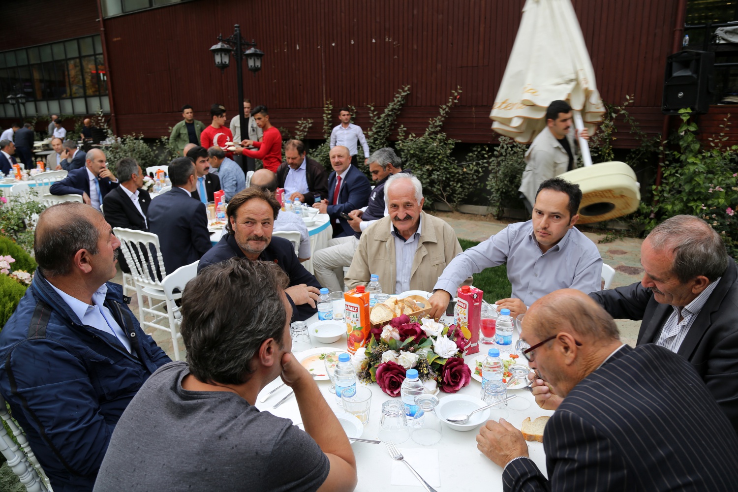 Gümüşhane’de muhtarlar yemekte buluştu 5