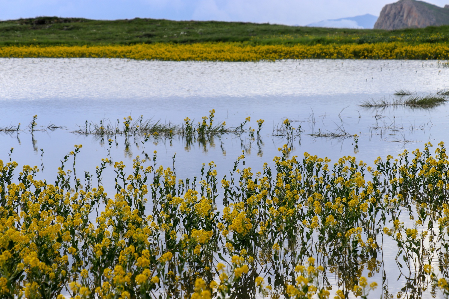 Adını efsaneden alan ‘Dipsiz göl’ büyülüyor   26