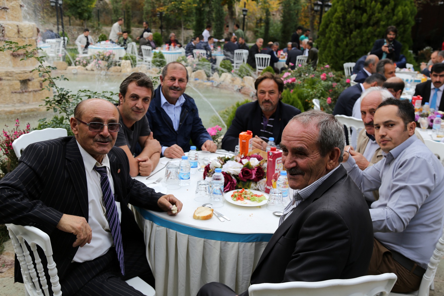 Gümüşhane’de muhtarlar yemekte buluştu 11