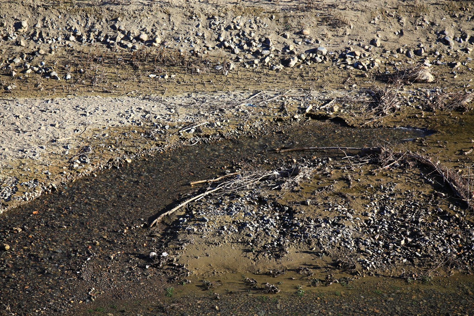 Torul Baraj gölü 45 metre çekildi 10