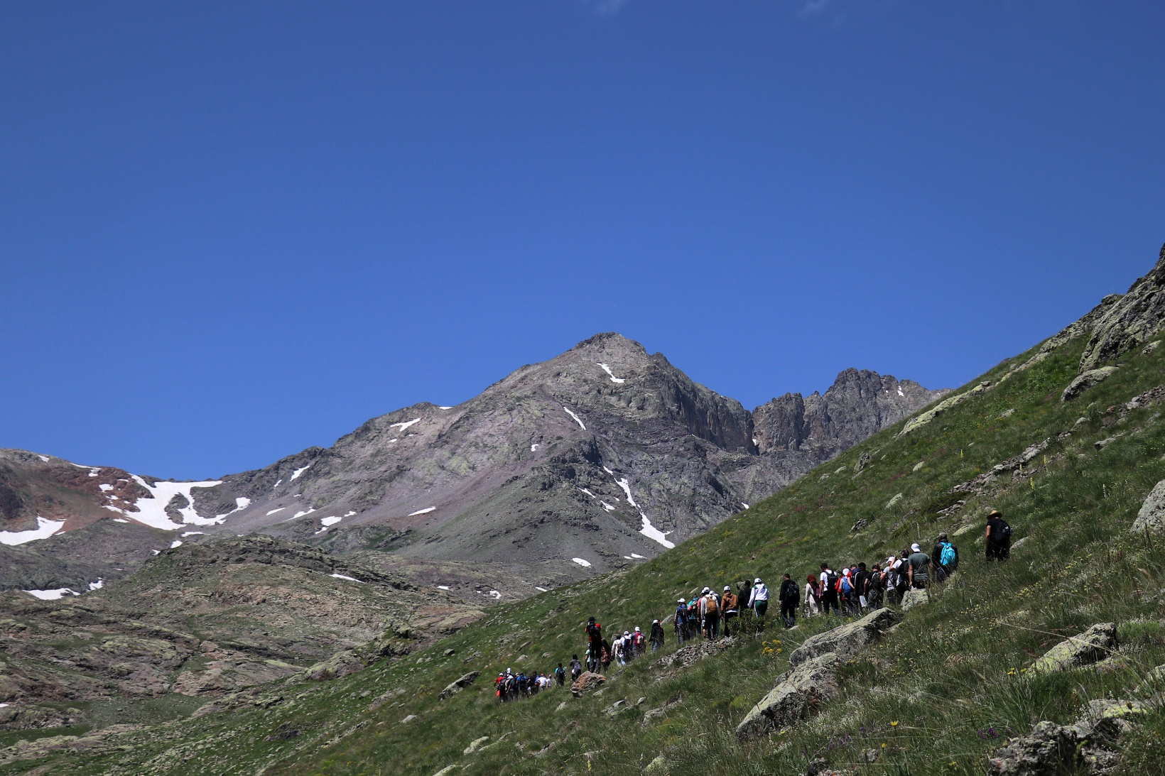 Artabel Gölleri'nde 15 Temmuz şehitleri anısına unutulmaz doğa yürüyüşü 13