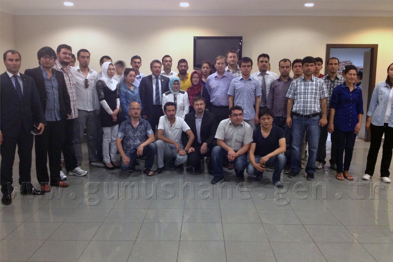 Milletvekili Üstün Doğu Türkistanlı Kardeşlerimize İftar Verdi 4