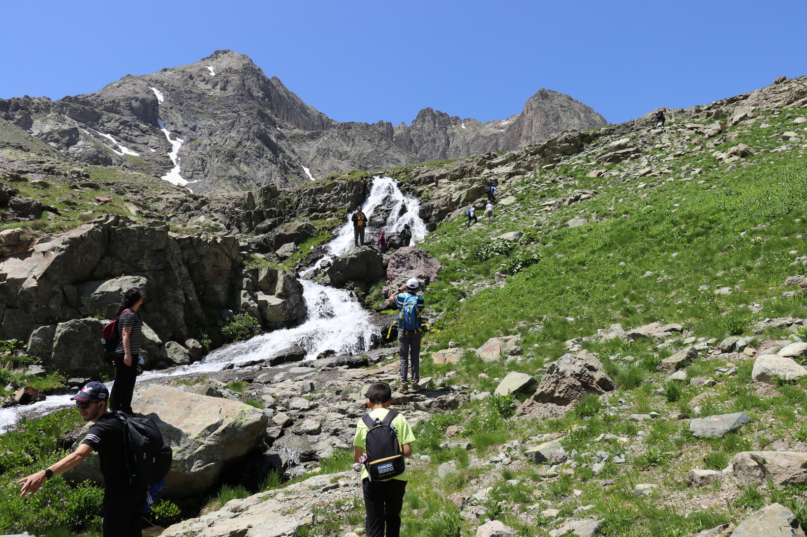 Artabel Gölleri'nde 15 Temmuz şehitleri anısına unutulmaz doğa yürüyüşü 31