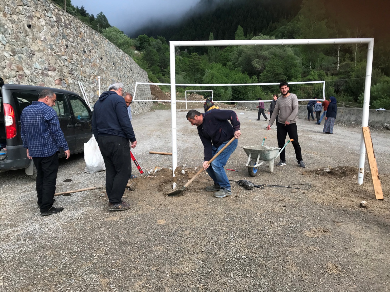 Devlet destek verdi, kendi spor tesislerini kendileri yaptılar 11