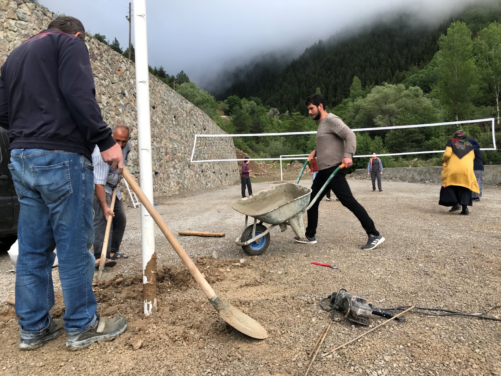 Devlet destek verdi, kendi spor tesislerini kendileri yaptılar 13