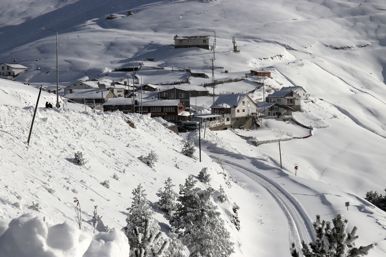 Zigana’da kar kalınlığı 1 metreye yaklaştı 40