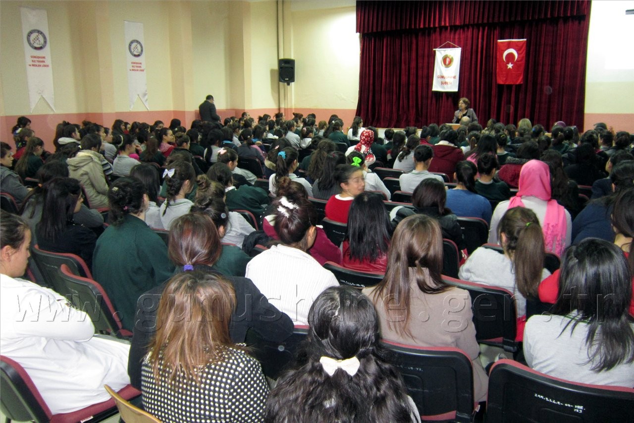 Öğrencilere Kadın Hakları ve Şiddet Konulu Konferans 2