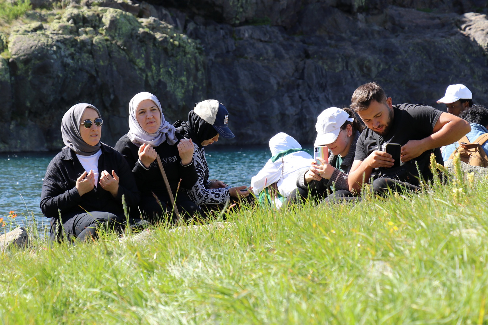 Artabel Gölleri'nde 15 Temmuz şehitleri anısına unutulmaz doğa yürüyüşü 21