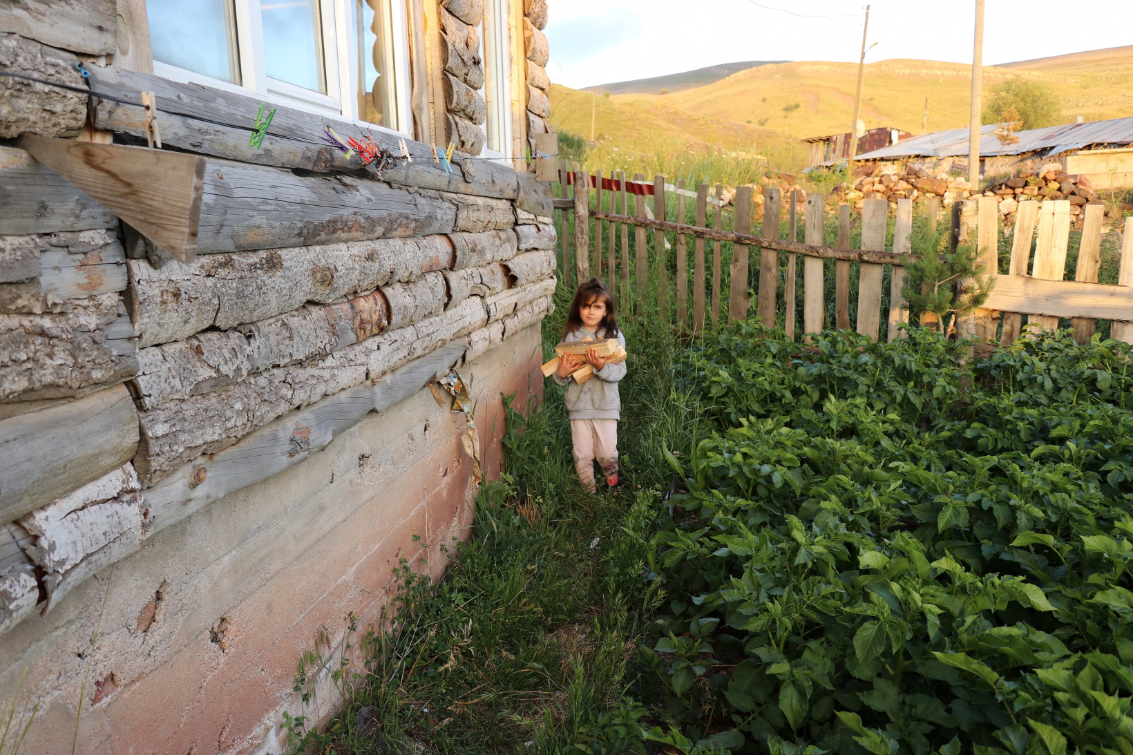 Gümüşhane'nin yüksek kesimlerinde sobalar sönmek bilmiyor 6