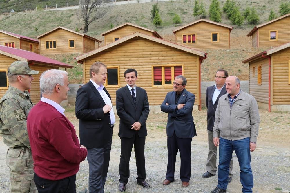 Vali Yavuz Kürtün’de 13