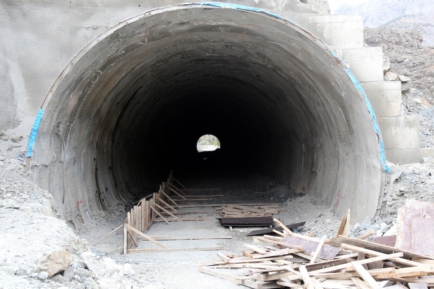 Gümüşhane’de ki bu tünel ‘Bolu Tüneli’ olma yolunda hızla ilerliyor 4