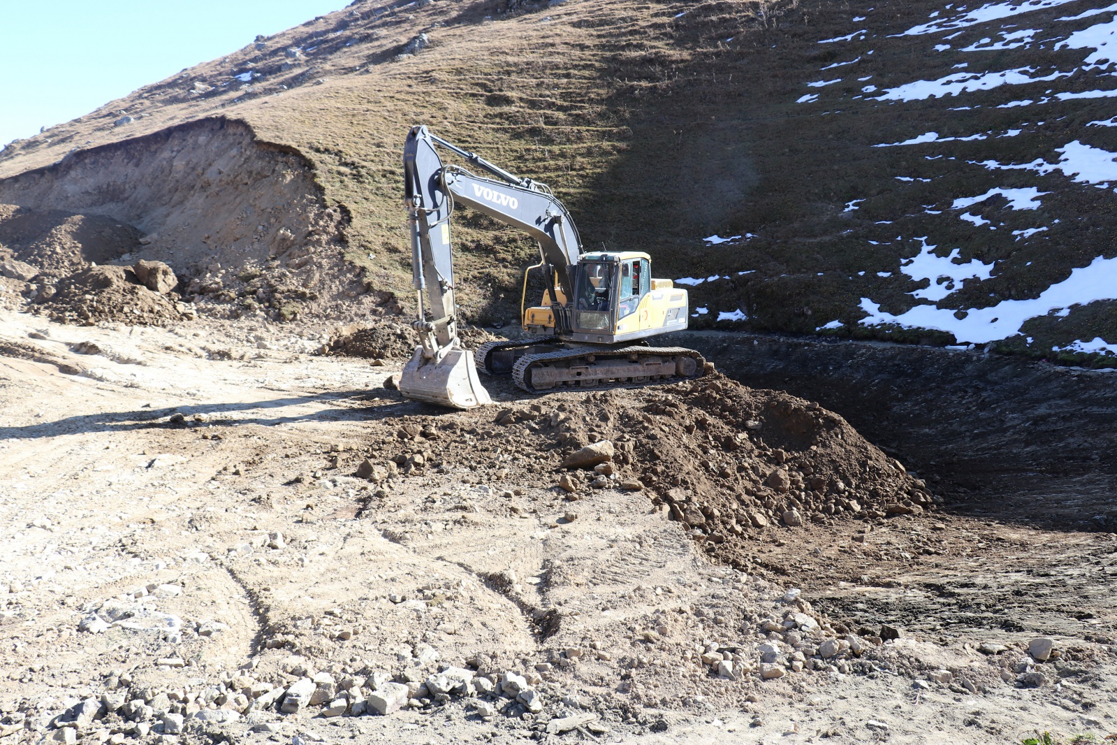 12 bin yıllık Buzul Göl olduğu iddia edilmişti; su birikintisi çıktı 8