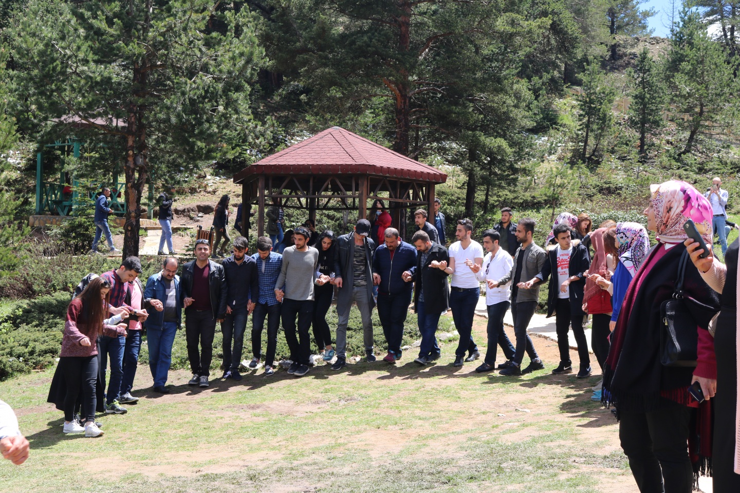 Üniversite öğrencileri önce Tomara sonra Limni Gölünde coştu 29