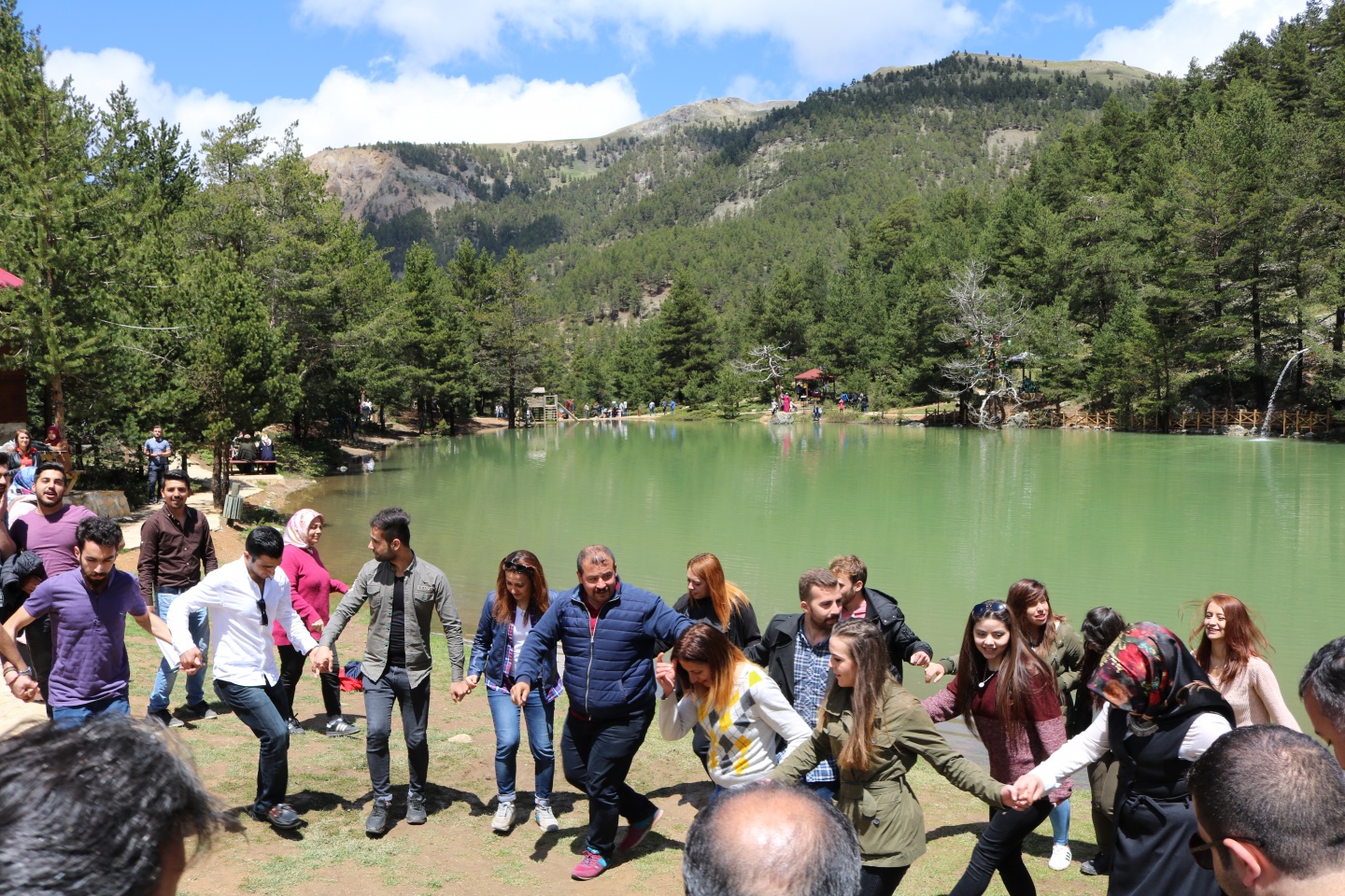 Üniversite öğrencileri önce Tomara sonra Limni Gölünde coştu 33