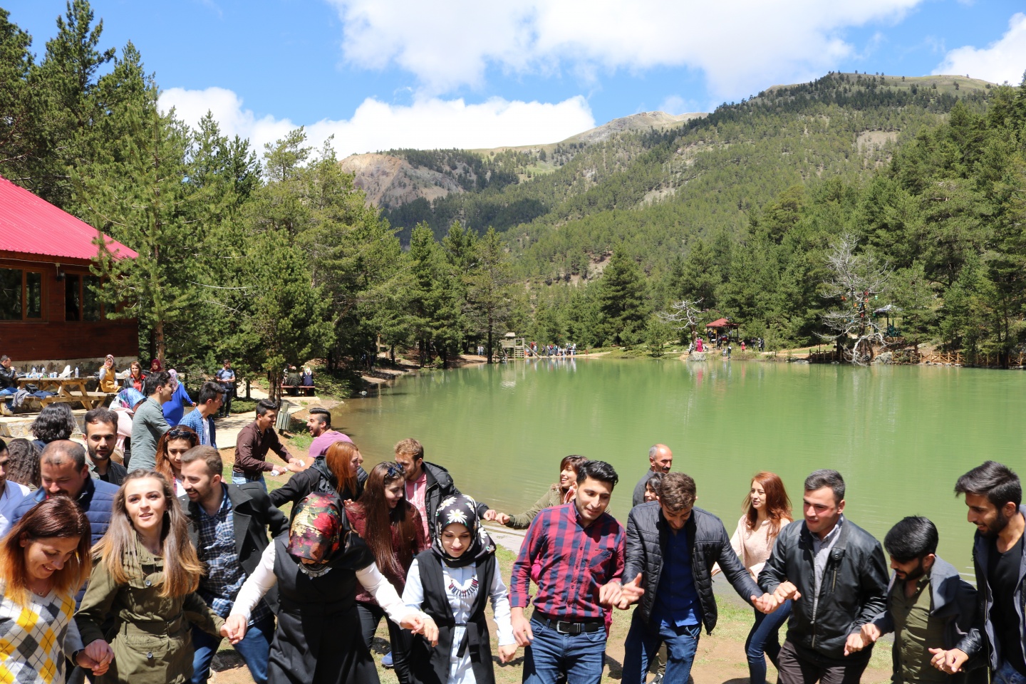 Üniversite öğrencileri önce Tomara sonra Limni Gölünde coştu 31