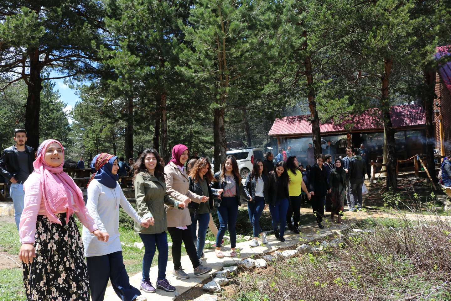 Üniversite öğrencileri önce Tomara sonra Limni Gölünde coştu 34