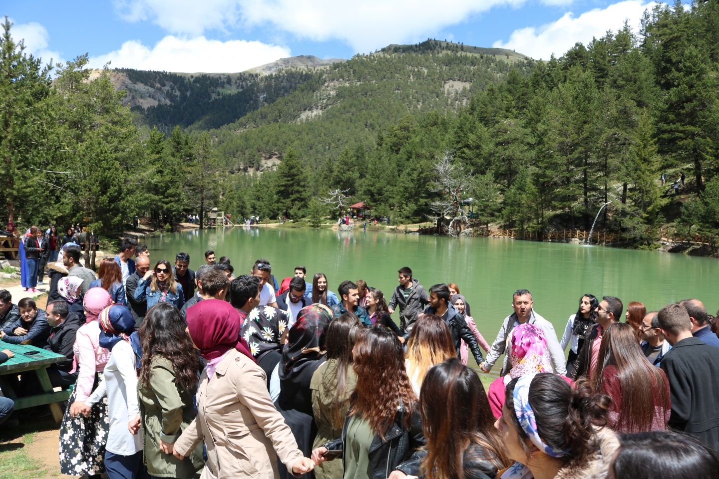 Üniversite öğrencileri önce Tomara sonra Limni Gölünde coştu 32