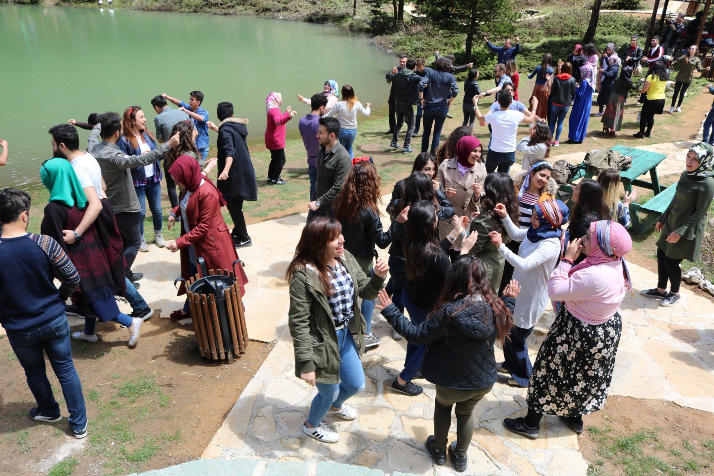 Üniversite öğrencileri önce Tomara sonra Limni Gölünde coştu 36