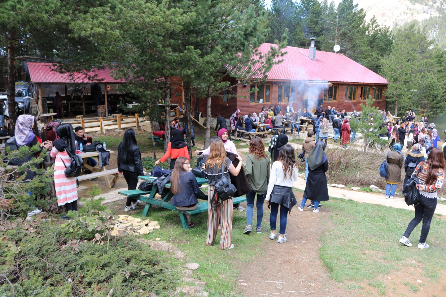 Üniversite öğrencileri önce Tomara sonra Limni Gölünde coştu 40