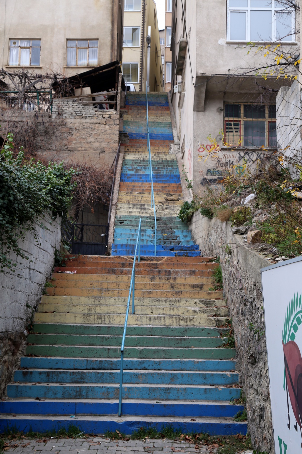 Gümüşhane’de yüzlerce basamaklık merdivenler şaşırtıyor 9