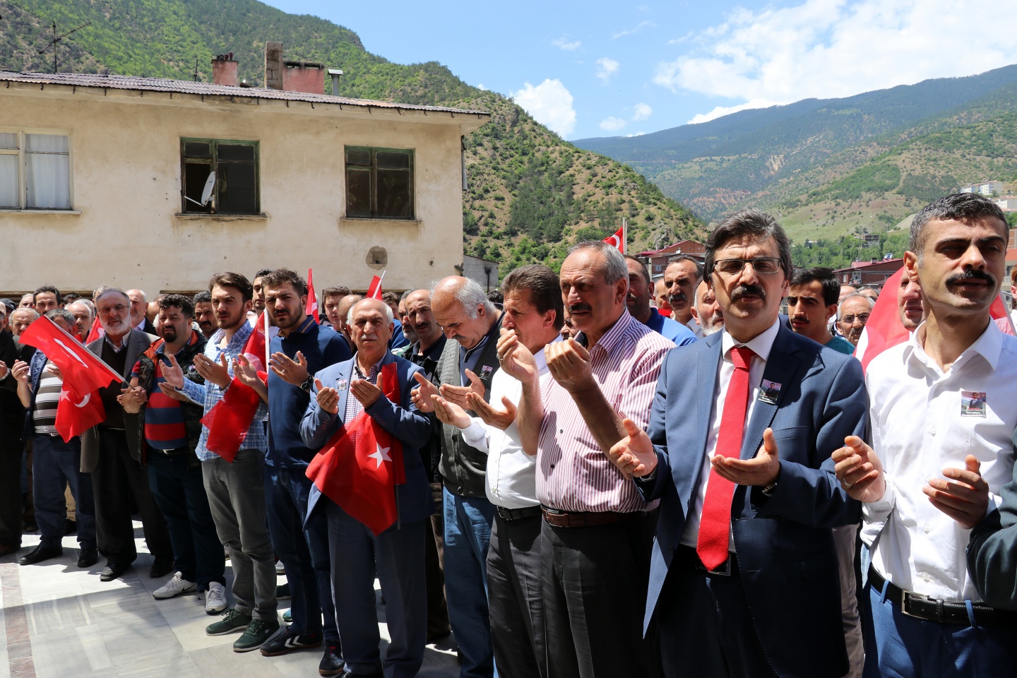Tunceli’de kaçırılan öğretmenimizin sağ olduğu değerlendiriliyor 11