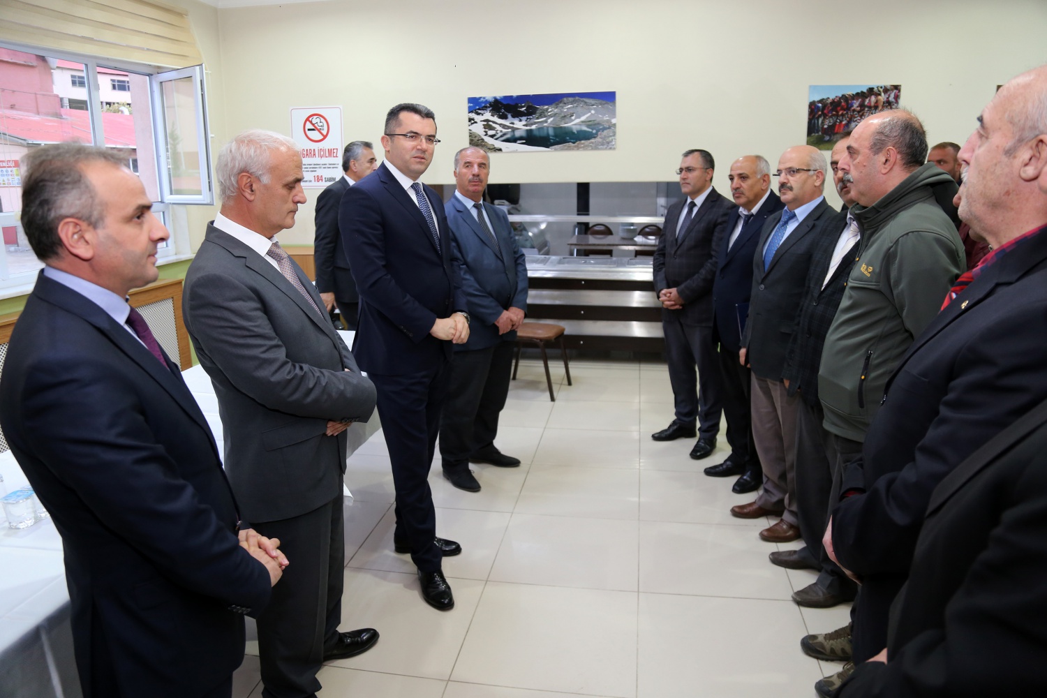 Vali Memiş, Özel İdare çalışanlarıyla vedalaştı 5