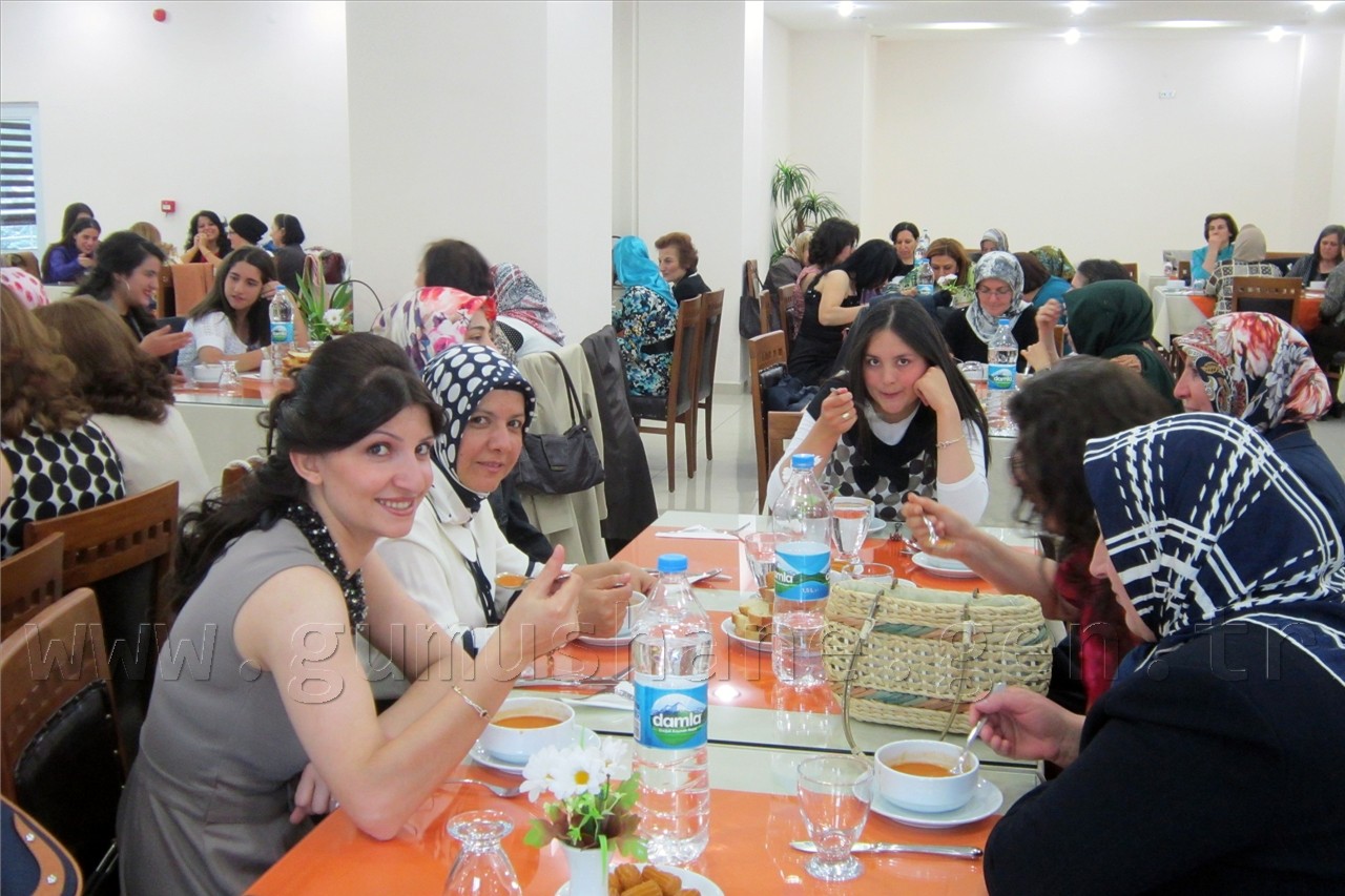 Gümüşhane'de Anneler Günü Etkinliği 1