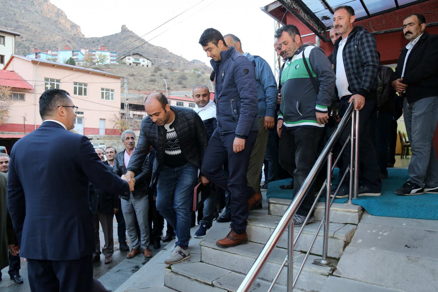 Vali Memiş, Özel İdare çalışanlarıyla vedalaştı 13