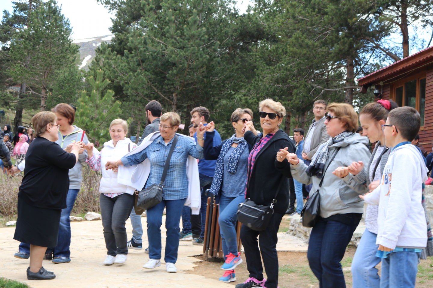 Üniversite öğrencileri önce Tomara sonra Limni Gölünde coştu 50