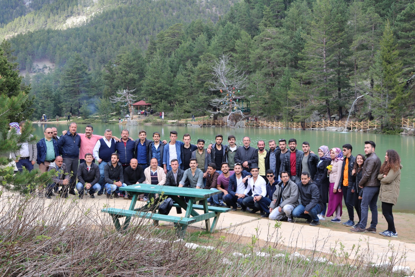 Üniversite öğrencileri önce Tomara sonra Limni Gölünde coştu 52