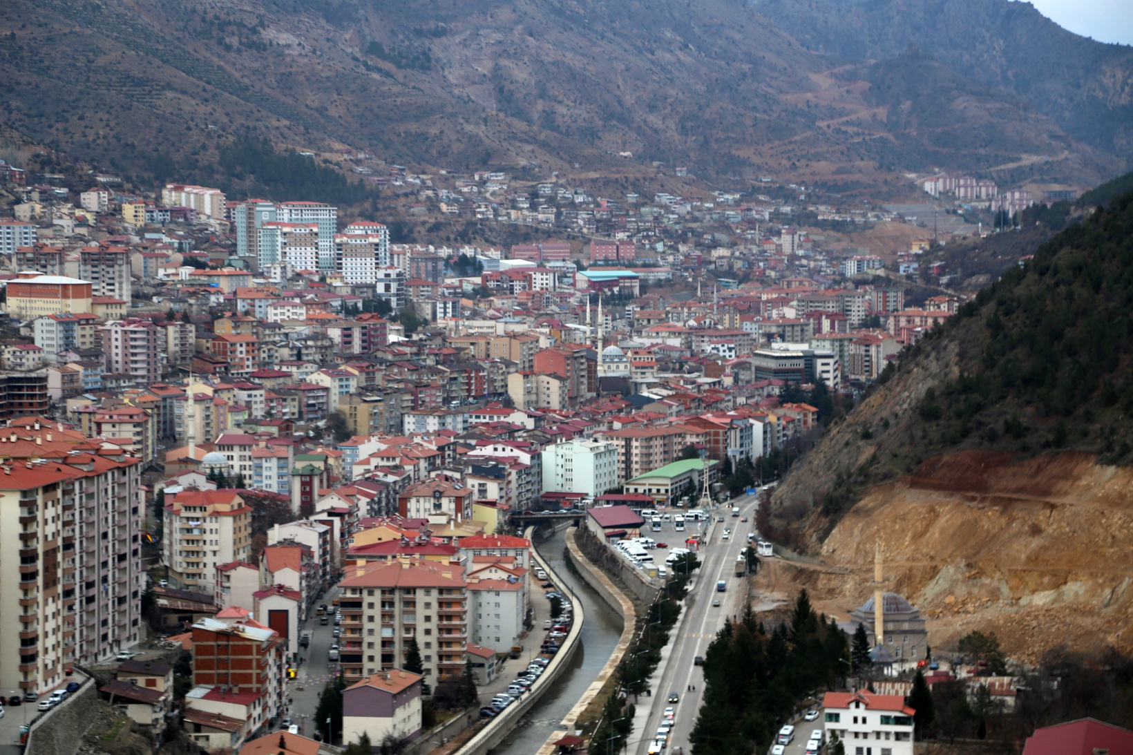 Gümüşhane’de yüzlerce basamaklık merdivenler şaşırtıyor 12