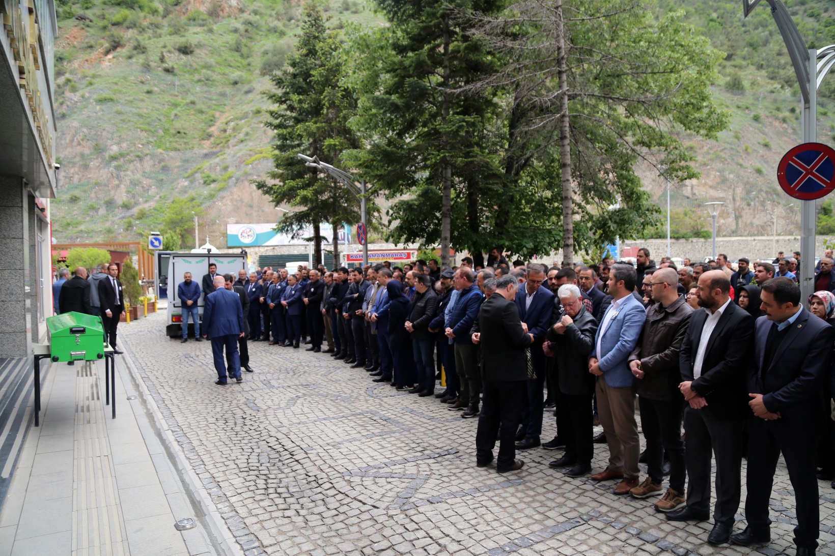 Memur-Sen İl Temsilcisi Harun Şeker son yolculuğuna uğurlandı 5