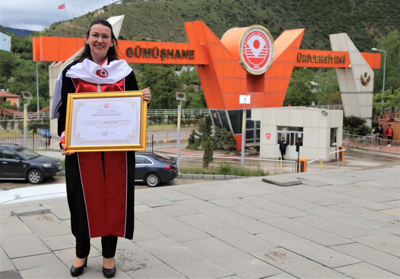 GÜ’de Akademik Cübbe Giyme ve Belge Takdim Töreni gerçekleştirildi 22