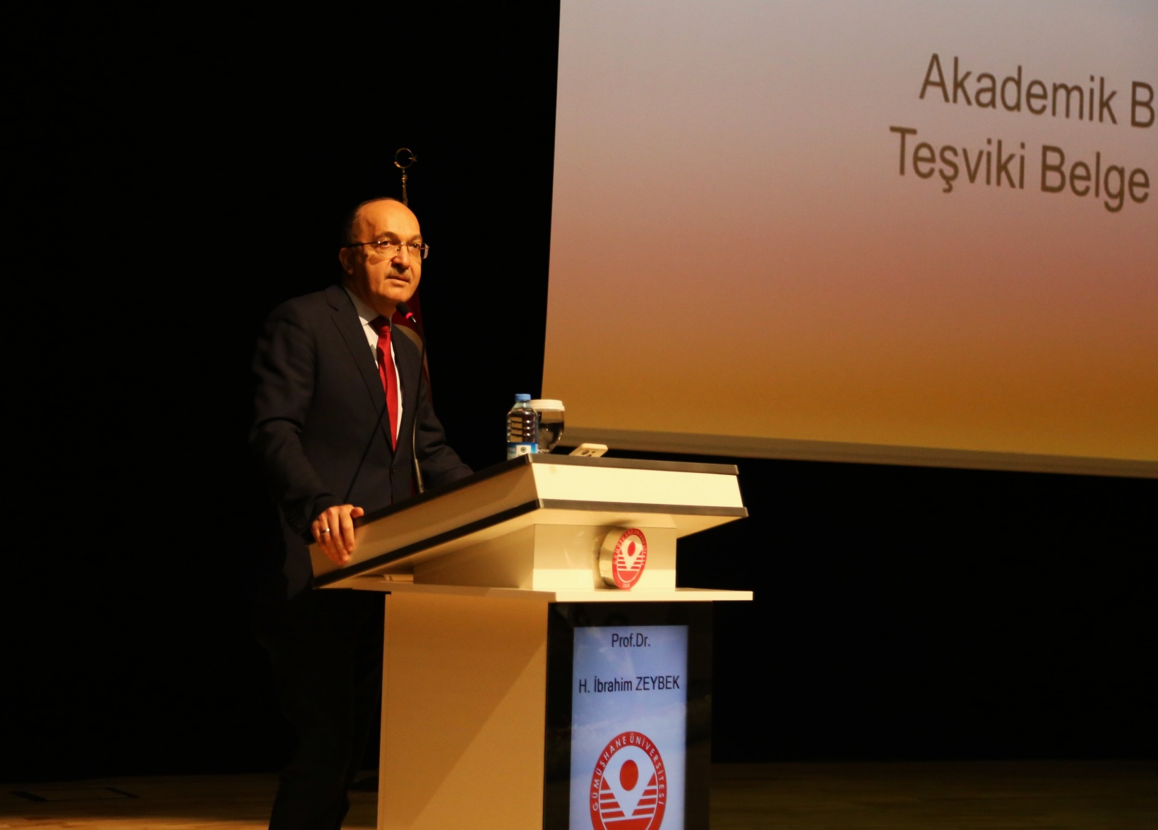 GÜ’de akademik berat ve ödül töreni düzenlendi 14