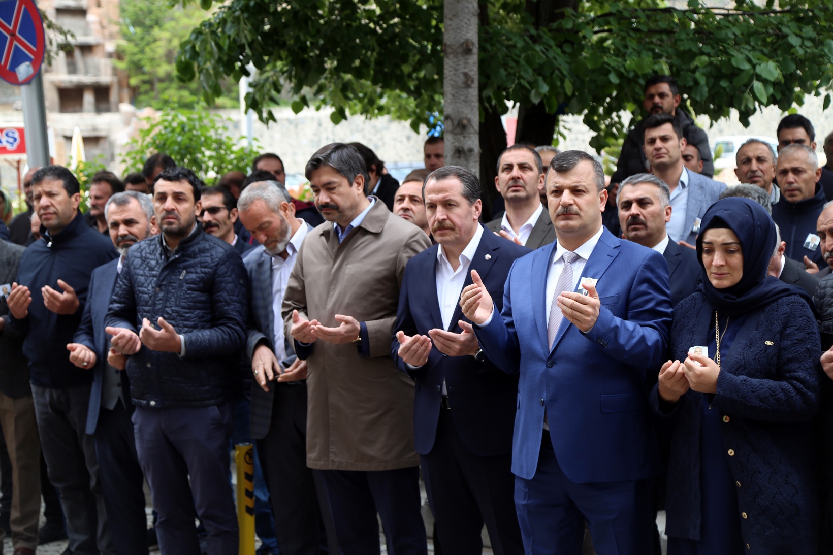 Memur-Sen İl Temsilcisi Harun Şeker son yolculuğuna uğurlandı 4