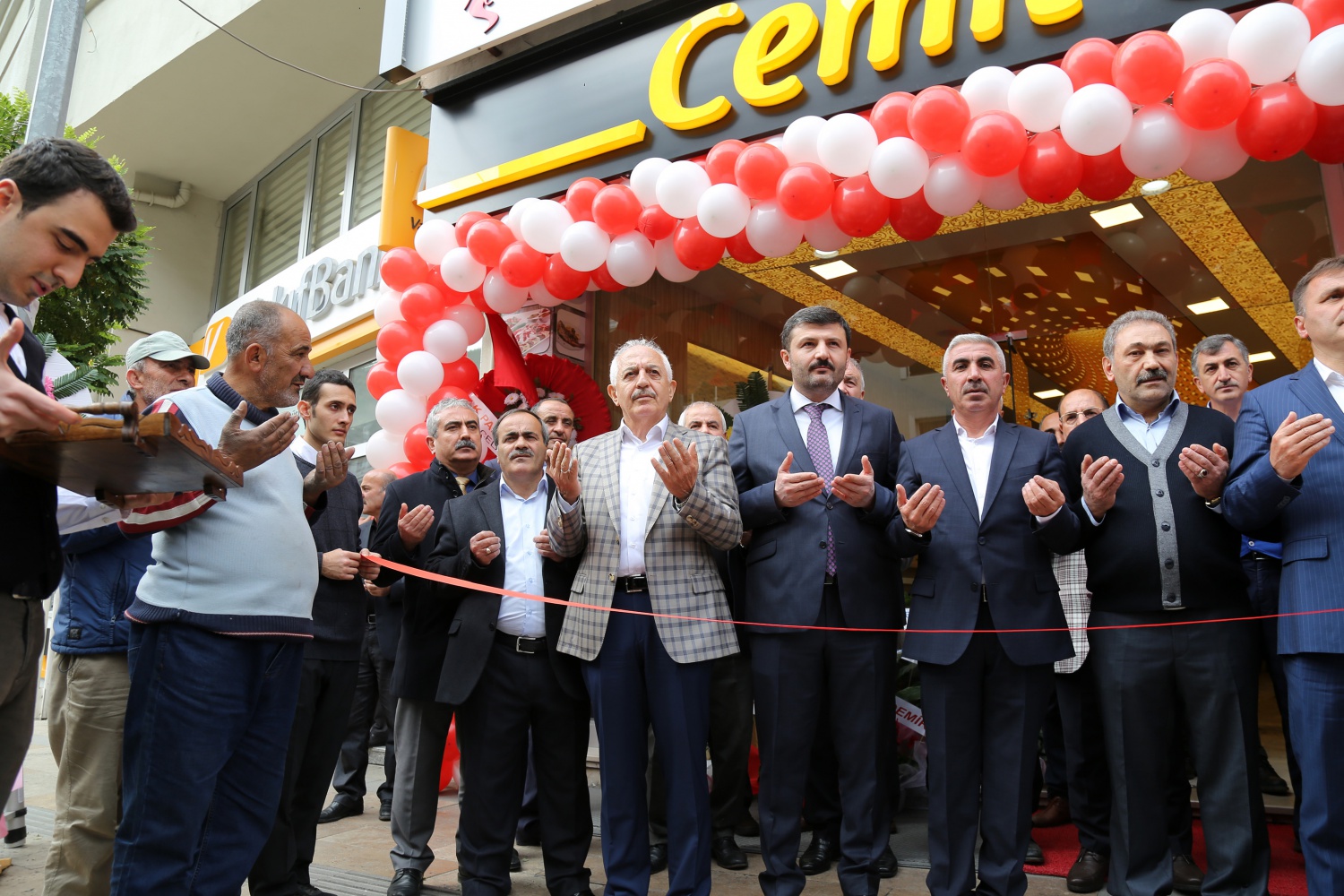 ‘Cemil Ustam’ açıldı 2