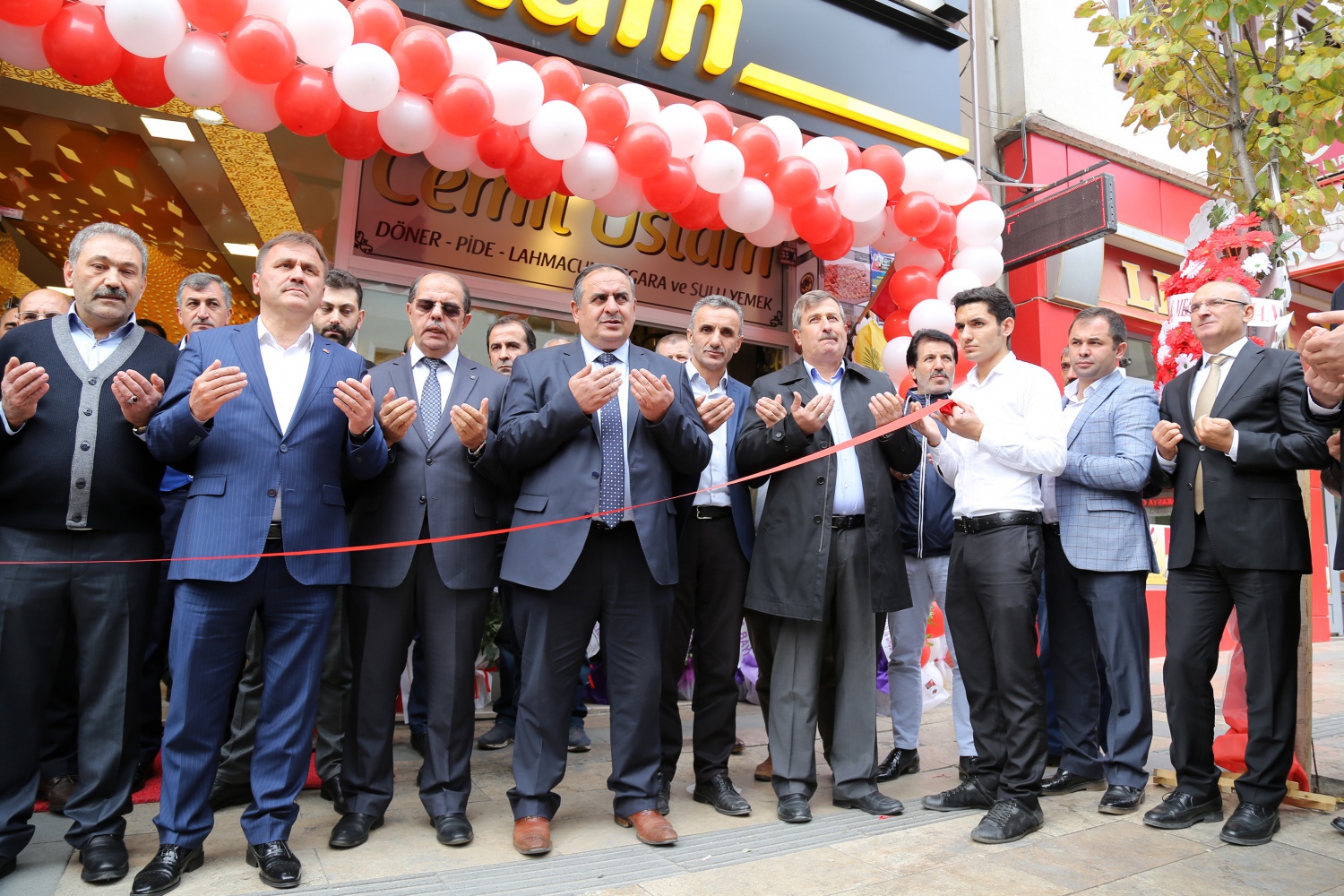 ‘Cemil Ustam’ açıldı 6