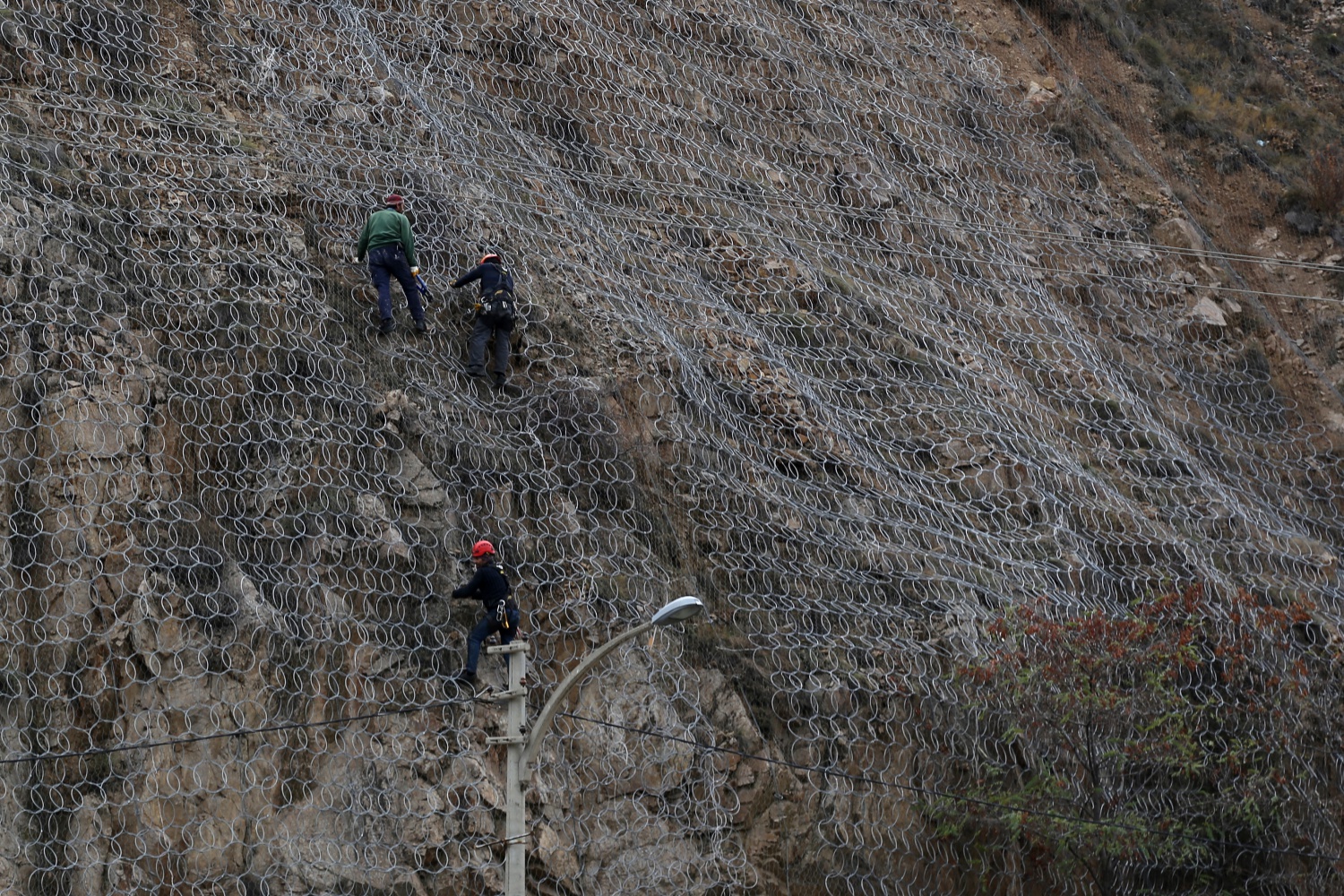 Gümüşhane’de dağ kafese alınıyor 6