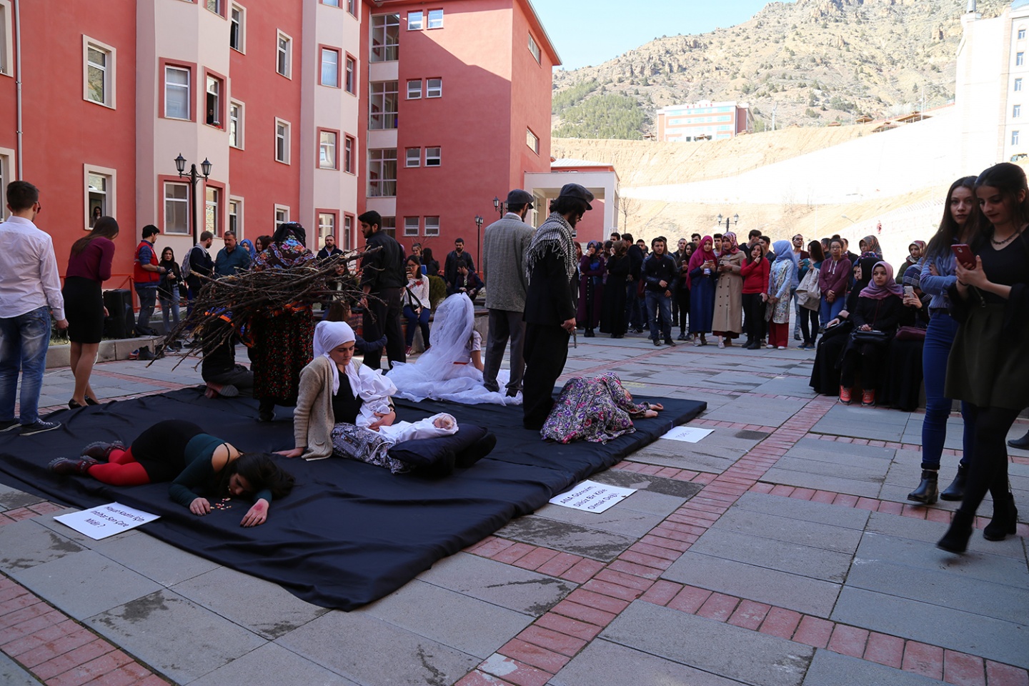 GÜ'de 8 Mart Dünya Kadınlar Günü Kutlandı 5