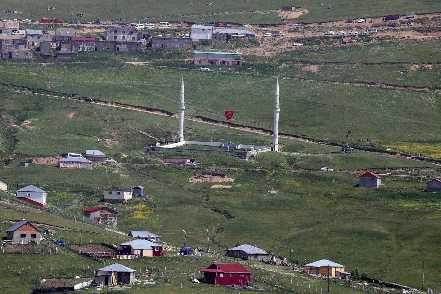 Bu caminin ne kubbesi ne çatısı var 27