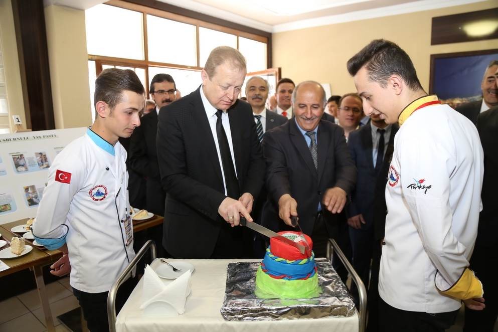 Zigana Mesleki ve Teknik Anadolu Lisesi’nden TÜBİTAK Bilim Fuarı 1