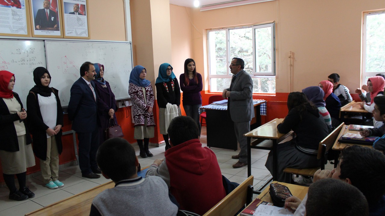 Büyüklerden Küçüklere Anlamlı Bağış 2