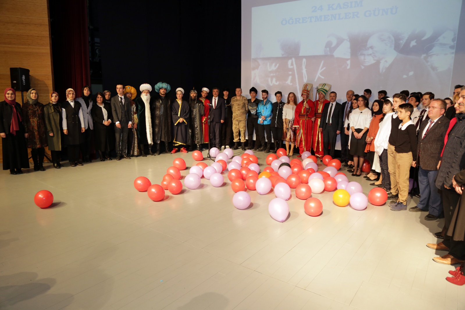 Gümüşhane’de Öğretmenler Günü kutlandı 6