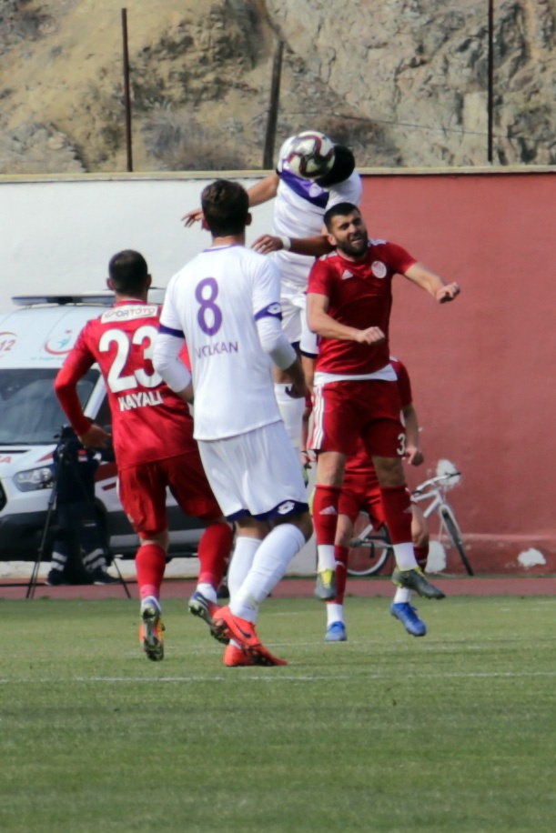 Gümüş Hacettepe'yi aşamadı: 2-3 19