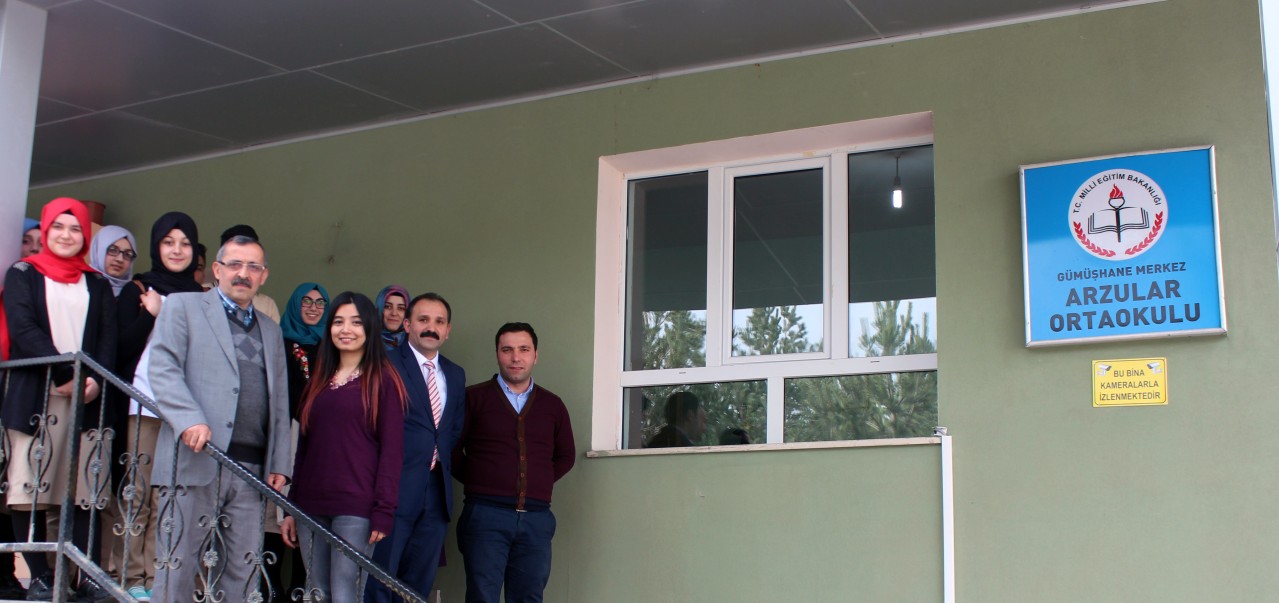 Büyüklerden Küçüklere Anlamlı Bağış 1