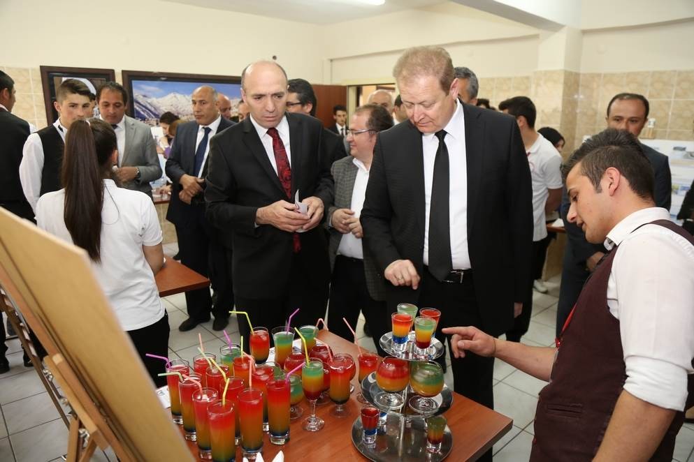 Zigana Mesleki ve Teknik Anadolu Lisesi’nden TÜBİTAK Bilim Fuarı 13