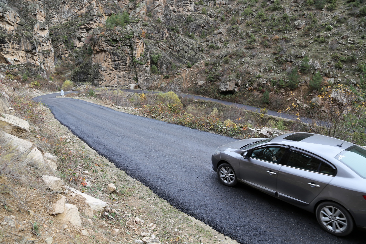 İl Özel İdaresi asfalt çalışmalarına devam ediyor 10